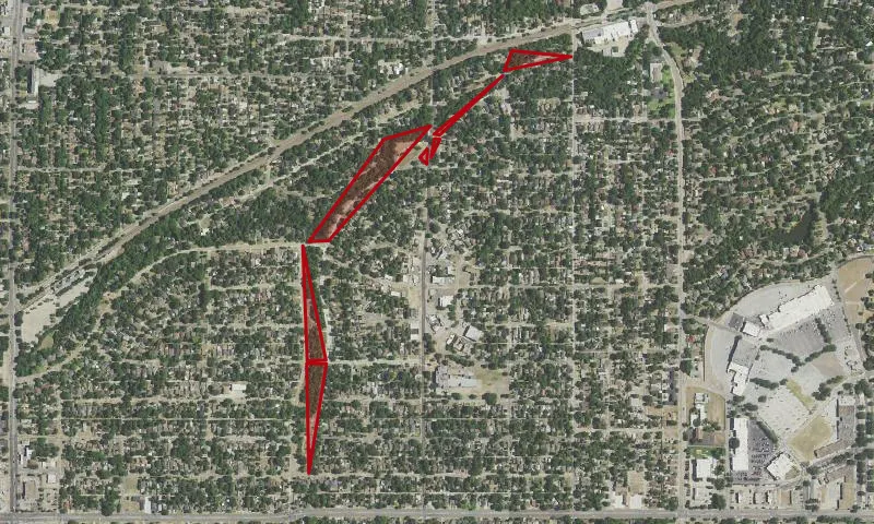Elmwood Parkway