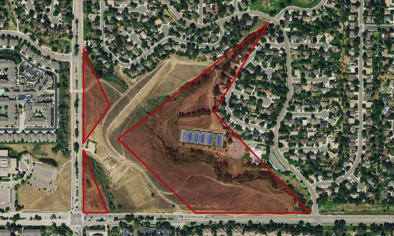 Holly Park, Pool / Tennis Courts