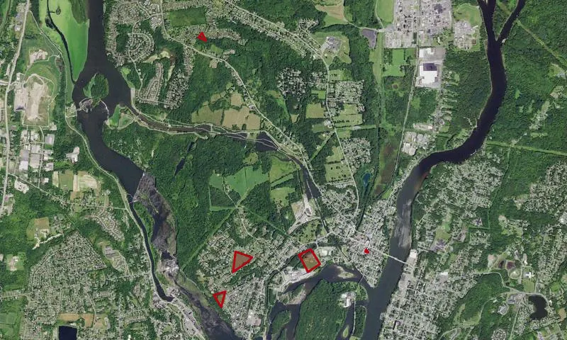 Town Of Waterford Land
