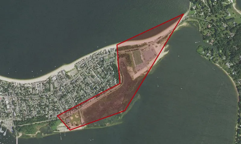Centre Island Beach Village Park
