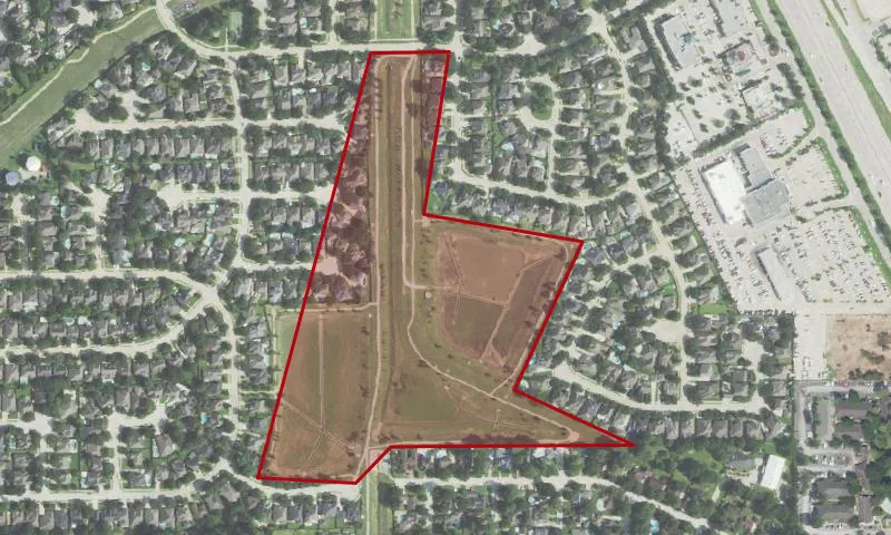 Paths and Playgrounds of Gatesden Dr.