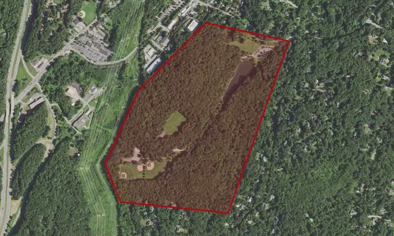 TOWN OF NEW CASTLE GEDNEY Land