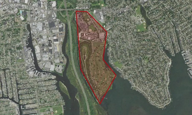Merrick Road Town Park and Golf Course