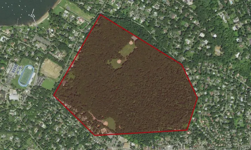 VILLAGE OF KINGS POINT Land